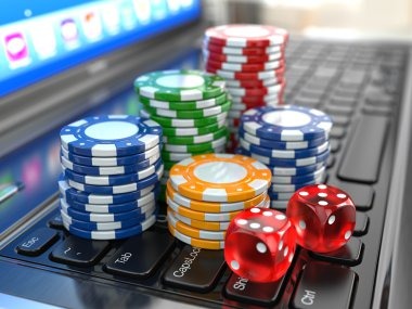 bet777 mobile app with live-chat icon and conversation window visible